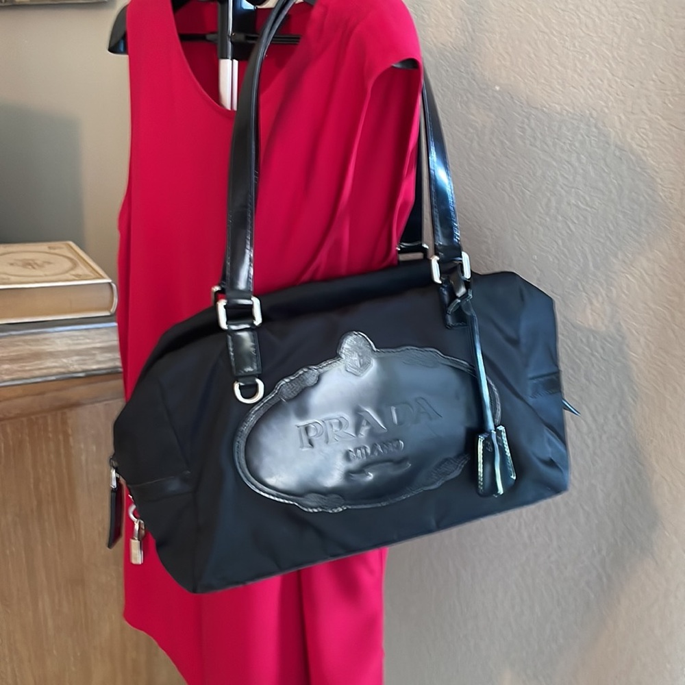 Prada Black Nylon snd leather shoulder bag EUC